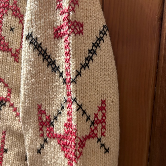 Original Portugal Povoa de Varzim wool sweater.  Excellent vintage condition. - Picture 3 of 7